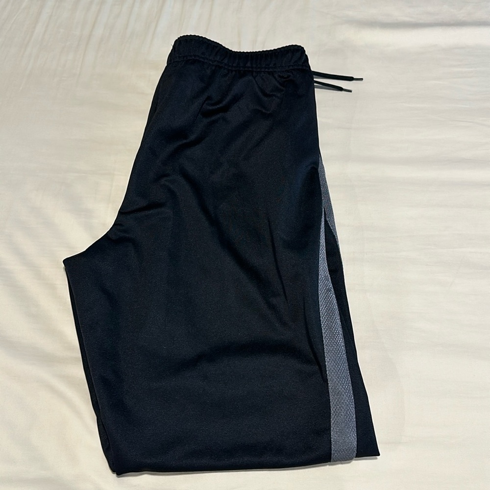 Nike, Size Medium, Black